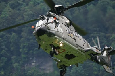 Surprotection balistique pour hélicoptère type Super Puma / Ballistic add on armor for Super Puma helicopter